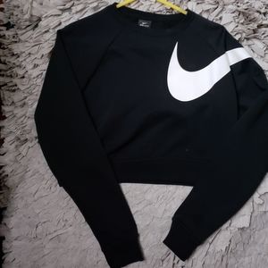 Cropped Nike sweater
